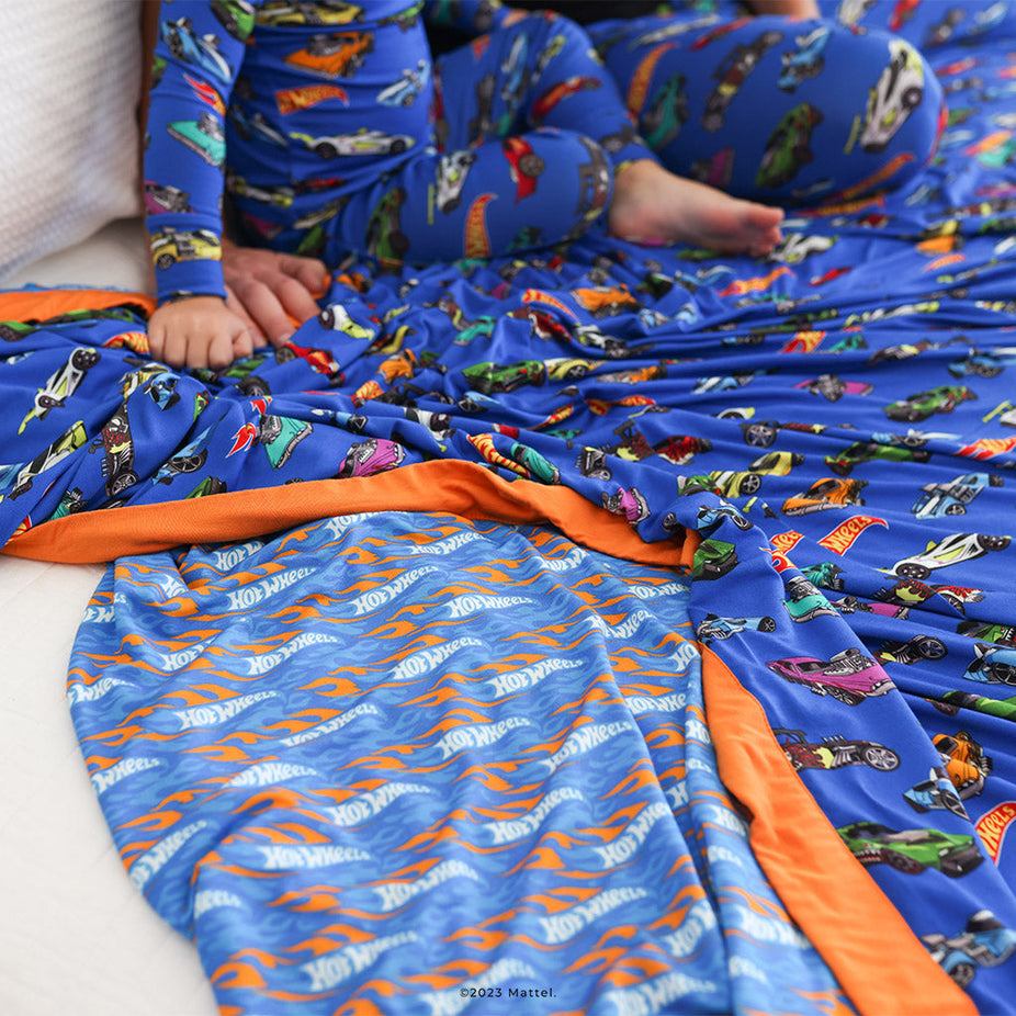 Hot Wheels™ & Hot Wheels™ Logo Grand Luxe Patoo® Blanket