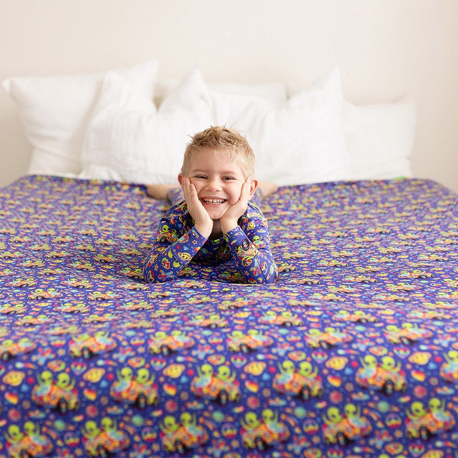 Lisa Frank® Zoomer & Zorbit & Peace & Love Grand Luxe Patoo® Blanket