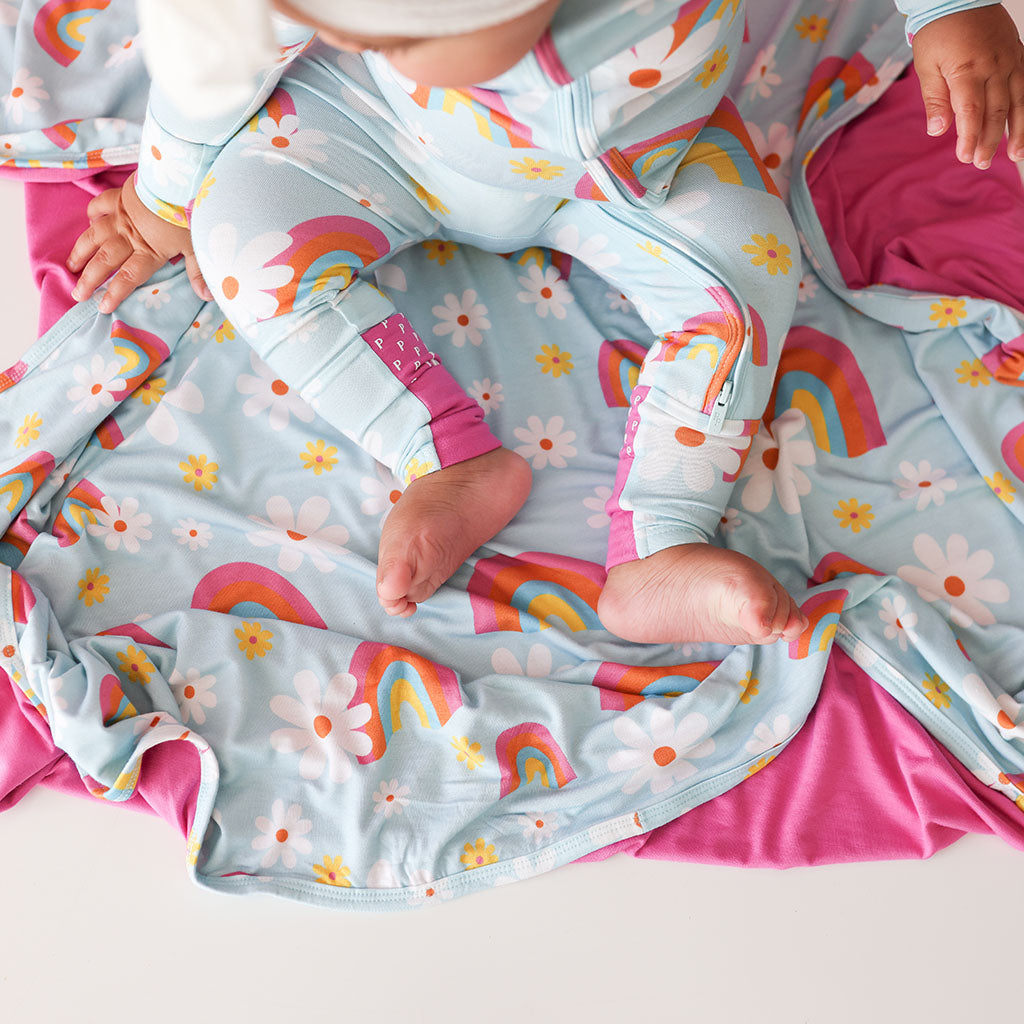 Dancing Daisies & Pink Daisy Bloom Patoo® Blanket