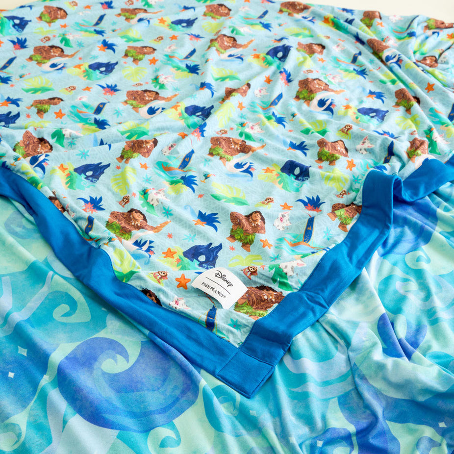 Disney Maui Tropical & Maui Waves Luxe Patoo® Blanket