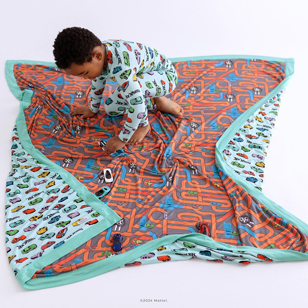 Retro Hot Wheels™ & Hot Wheels™ Retro Tracks Luxe Patoo® Blanket