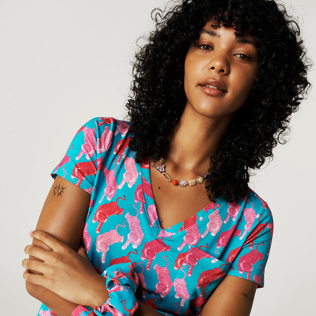 Le Tigre Women's V-Neck Tee