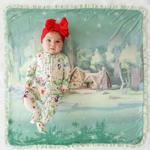 Disney Princess Snow White & Snow White's Cottage Ruffled Luxette Patoo® Blanket