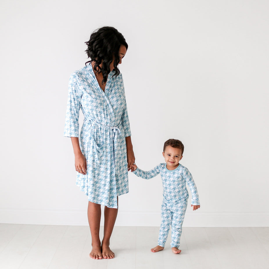 Posh-Peanut-Viscose-Bamboo-Stay-dry-fabric-reliably-chic-and-perfectly-practical-uniquely-designed-of-a-kind mommy robe in teal houndstooth