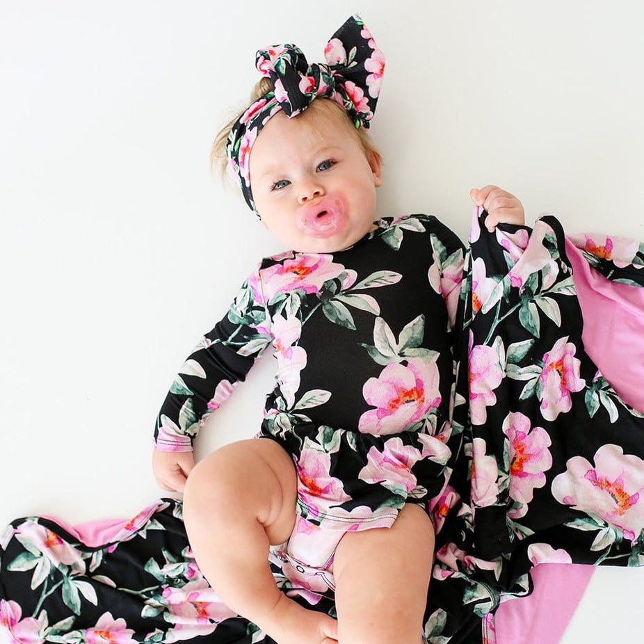 Baby wearing Tenni & Lilac Patoo