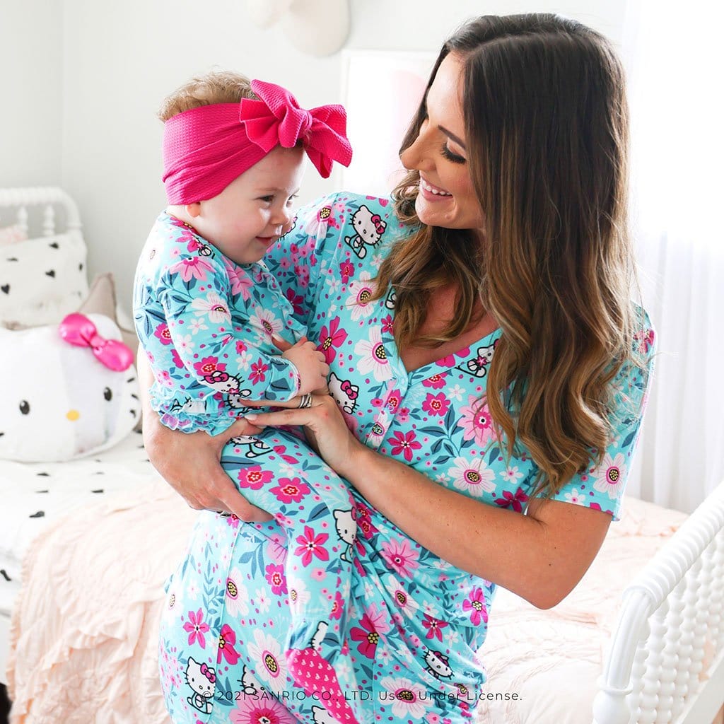 Mommy on Hello Kitty® Floral Women's Short Sleeve Loungewear