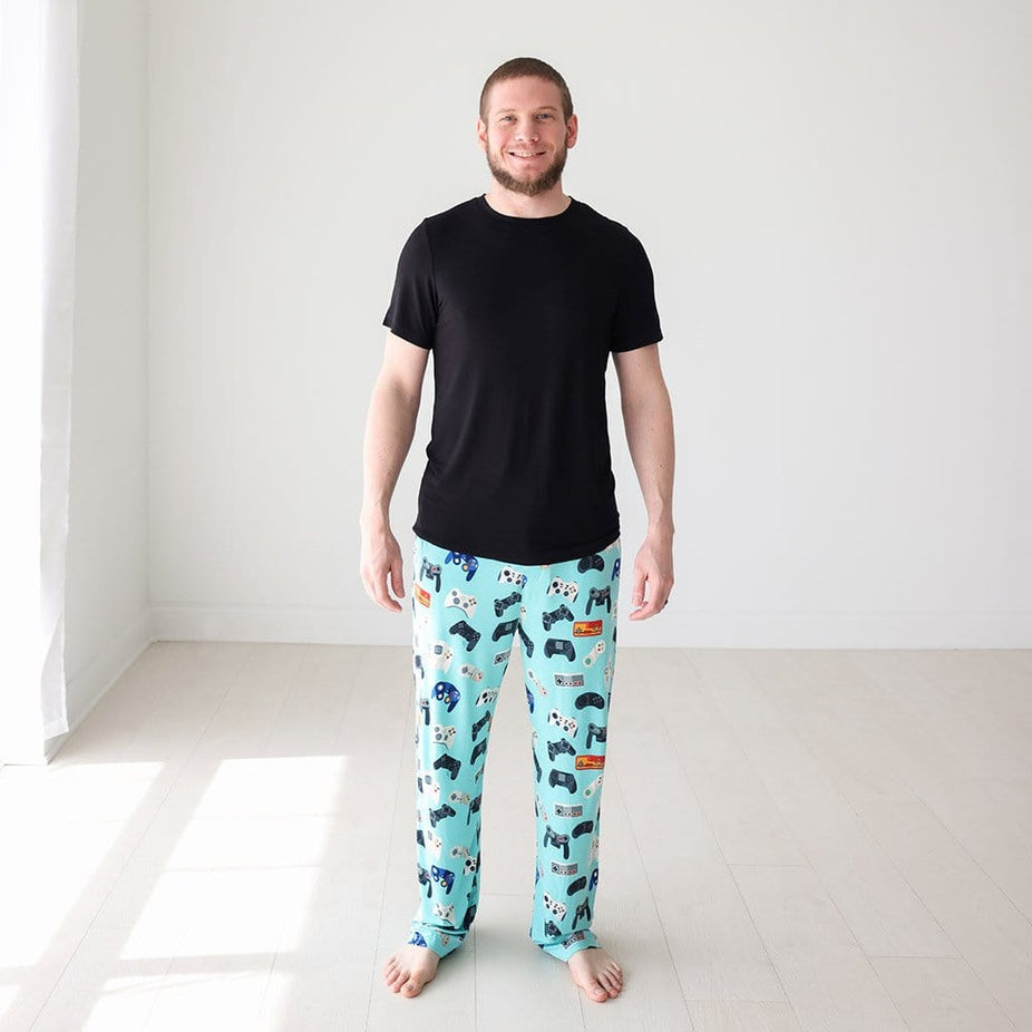 Daddy wearing Gamer Men's Short Sleeve Loungewear