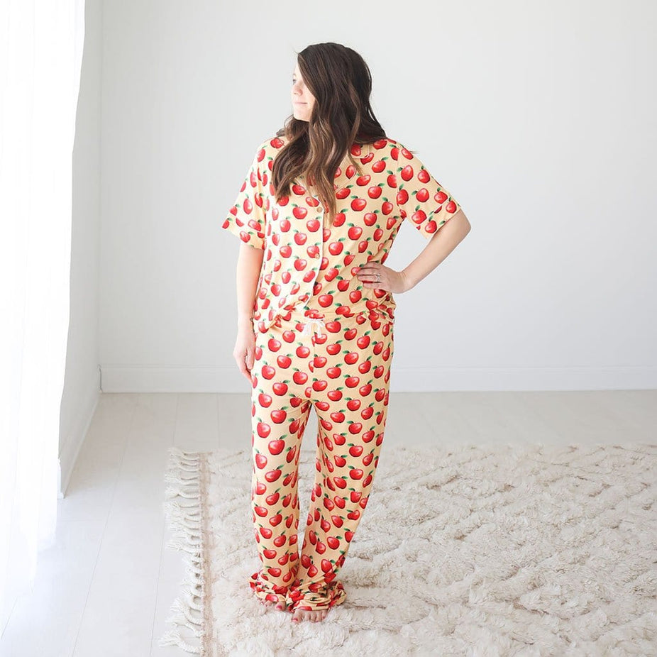 Mommy wearing Finn Women's Relaxed Pant Luxe Loungewear