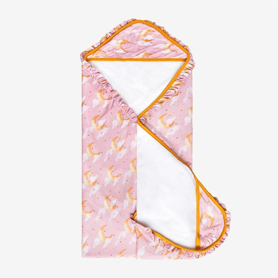 Luna Ruffled Hooded Towel