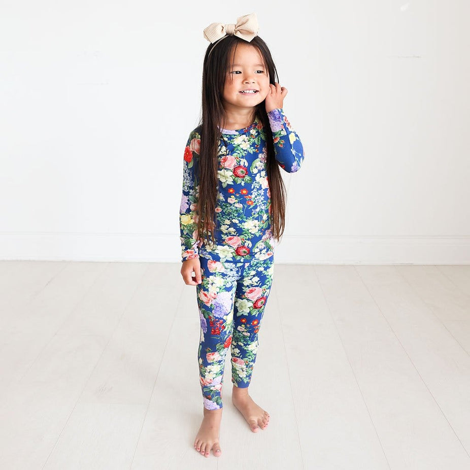 Carmen Classic Pajama Set