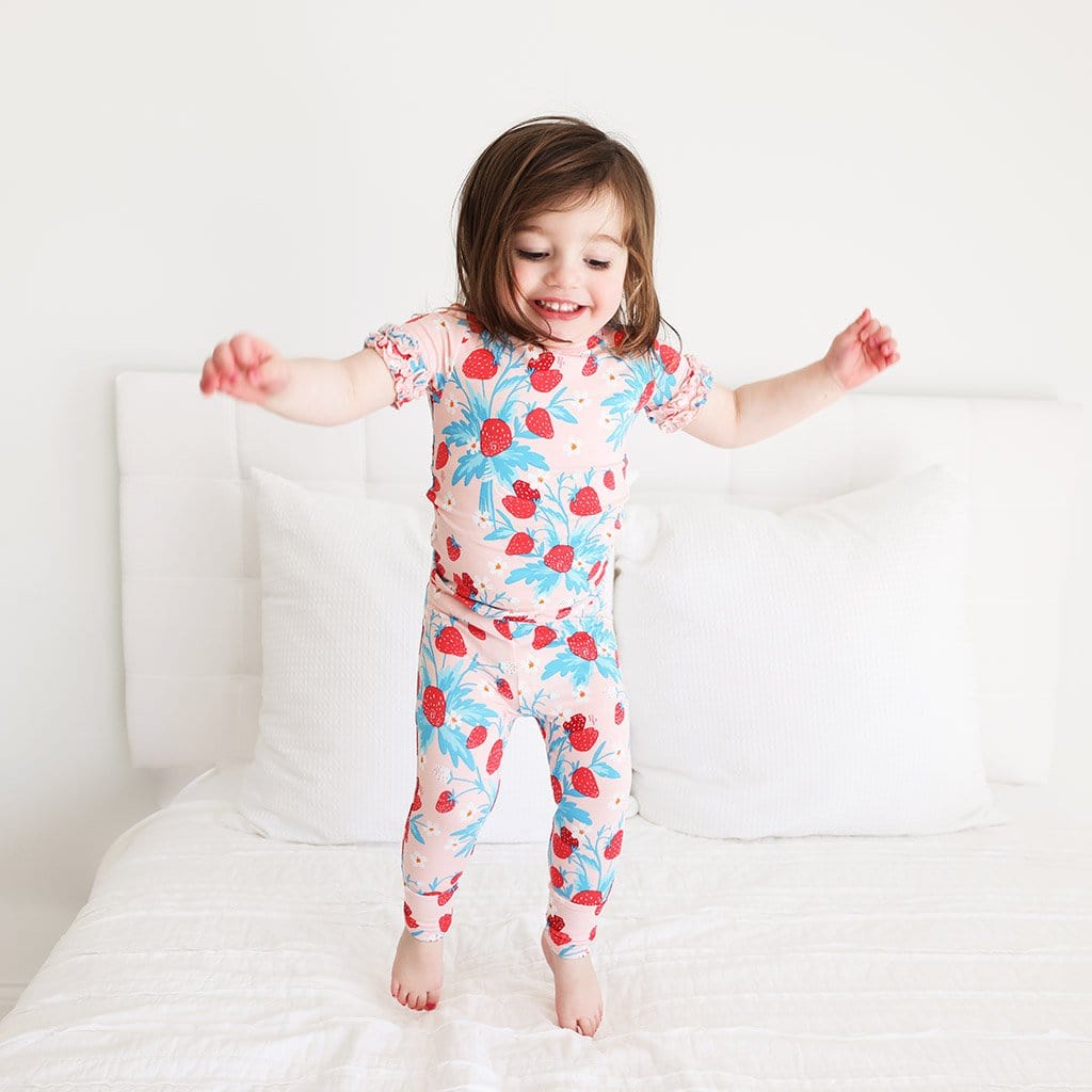 Strawberry Ruffled Short Sleeve Pajamas