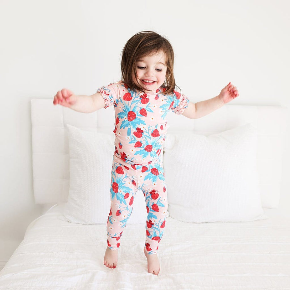 Strawberry Ruffled Short Sleeve Pajamas