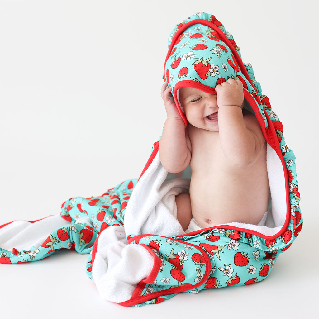 Happy Berry Ruffled Hooded Towel